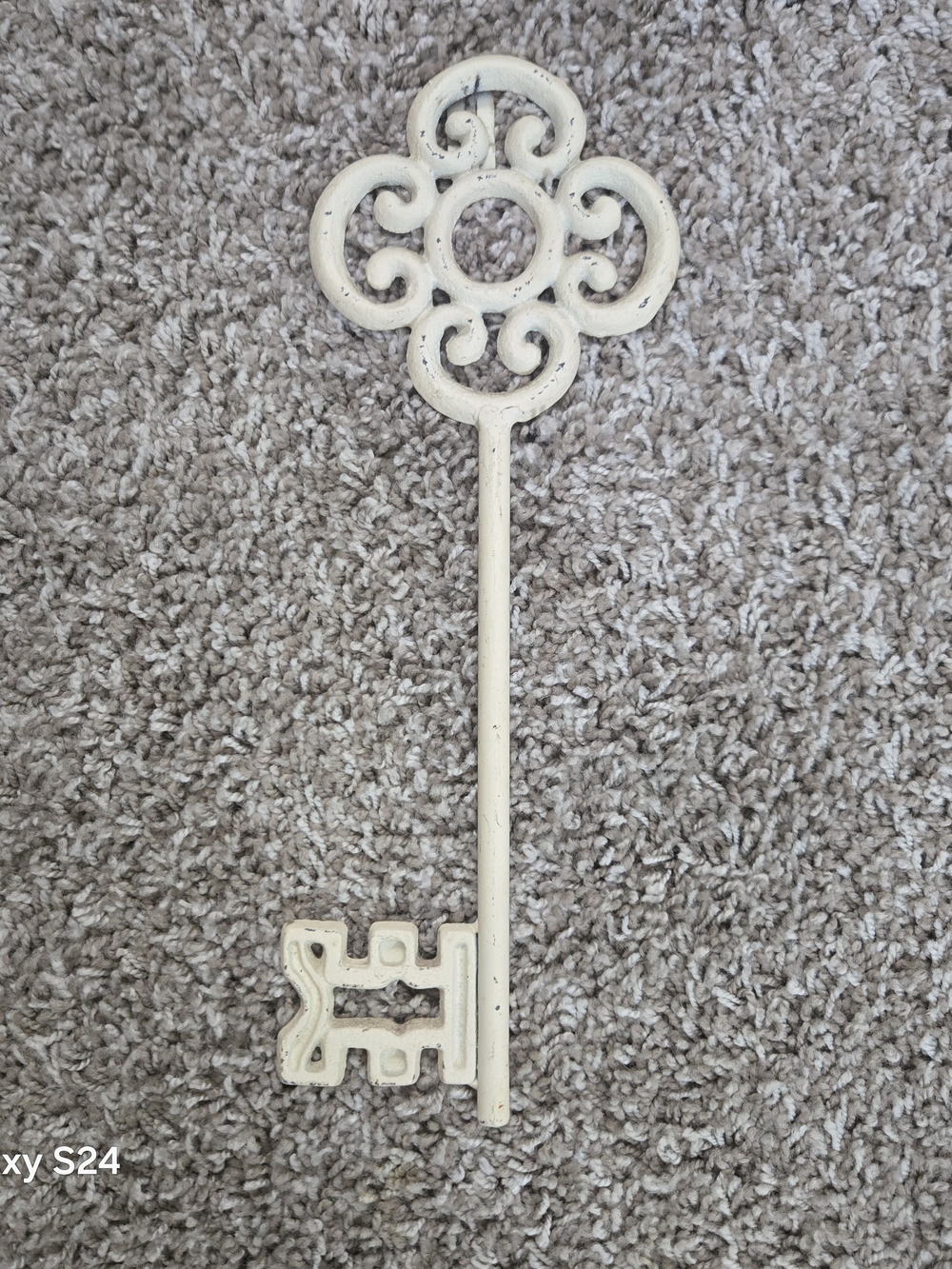 Source Unknown Cream Ornamental Wall Key Hook